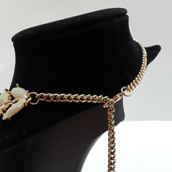 Olive Green and Gold Statement Necklace - Picture 3 of 3